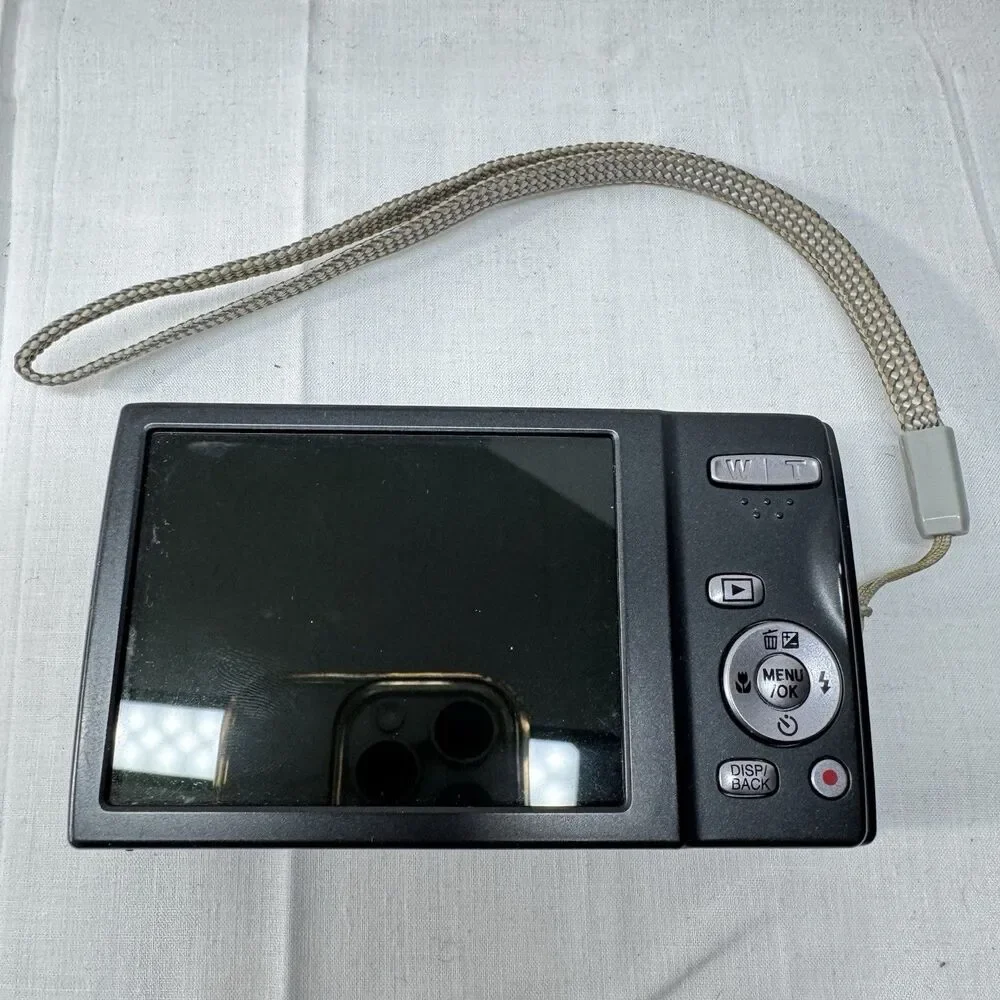 Fujifilm FinePix JZ250 16.0MP Digital Camera 2 Battery, Charger, & Memory Card